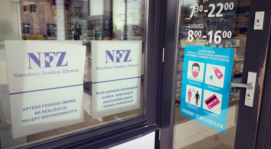 Farmaceuta nie zaszczepi poza apteką. Ministerstwo Zdrowia odpowiada, czy zmieni przepisy