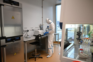 W Uniwersytecie Gdańskim otwarto supernowoczesne laboratorium BSL3+. Będą tu badane niebezpieczne patogeny