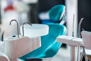 Nowe świadczenia stomatologiczne na NFZ. Resort poszerza koszyk darmowych procedur