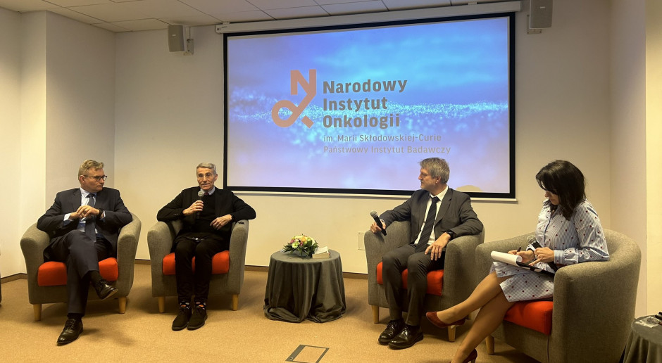 Wiceminister zdrowia Katarzyna Kasperczyk na spotkaniu w Narodowym Instytucie Onkologii