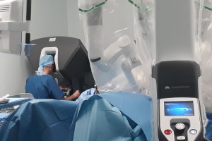 Kielce: pierwsza robotyczna operacja usunięcia raka jelita grubego w centrum onkologii