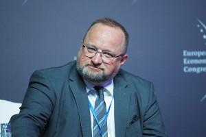 Krzysztof Kopeć: potrzebne są zachęty do stymulowania produkcji leków w Polsce