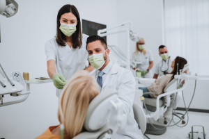 Duże zmiany w limitach przyjęć na stomatologię. Zaskakująca decyzja Ministerstwa Zdrowia