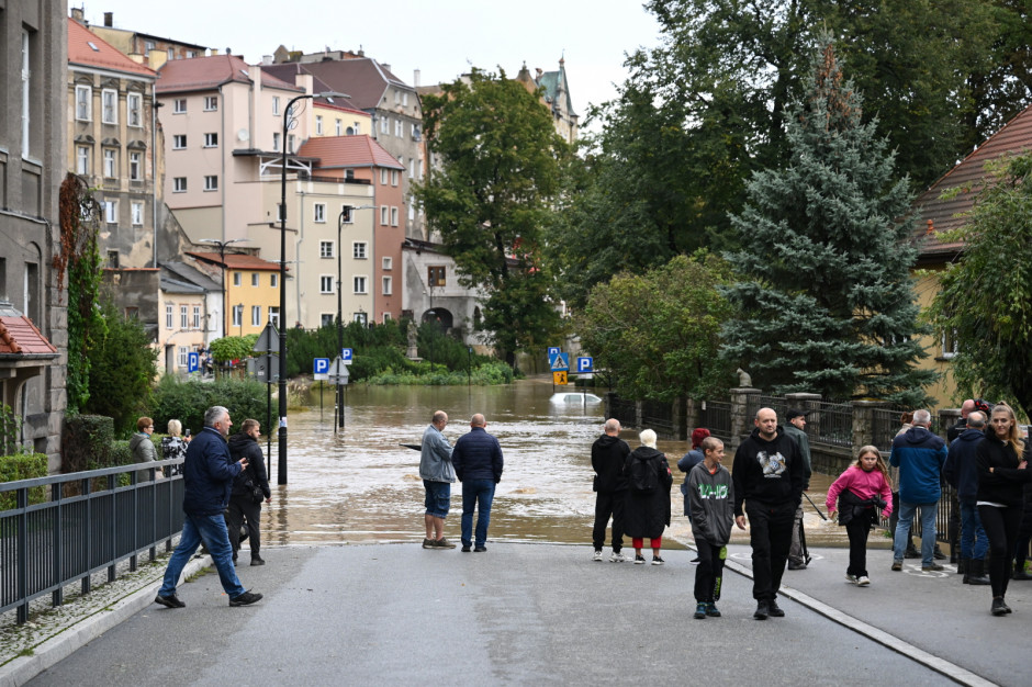 MZ o sytuacji powodziowej: oddziały wojewódzkie NFZ monitorują sytuację w szpitalach