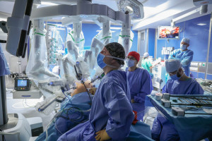 Śledztwo Rynku Zdrowia i Wirtualnej Polski. 20 tys. zł za operację robotem w szpitalu MSWiA. Chorzy na raka musieli płacić darowizny