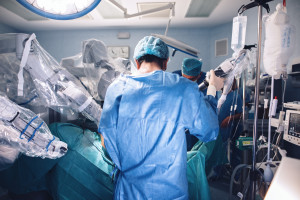 The first such transplant in the world. It was performed in the United States using a robot.