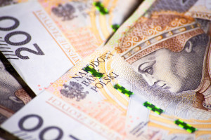 PFRON uruchamia nabór wniosków o dopłaty do prądu. Nawet 600 zł dopłaty do prądu. PFRON przypomina o ważnych kryteriach