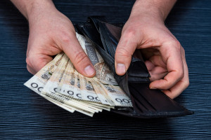 Weszły ważne zmiany dotyczące rynku pracy. Rewolucja na rynku pracy. 100 proc. świadczenia niezależnie od stażu pracy