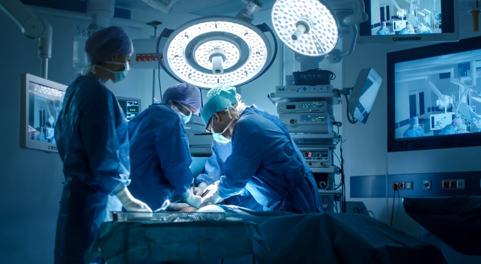 A 20-kilogram ovarian tumor was removed from a 68-year-old patient from Elbląg.