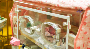 326 dzieci objętych programem, mogło być 3 tysiące. Eksperci wskazują na wąskie gardło
