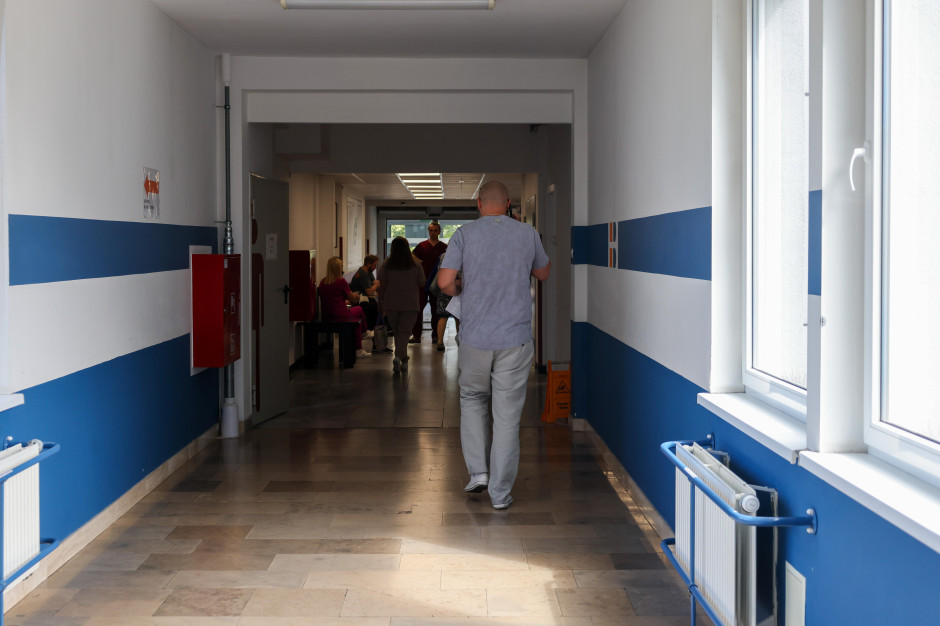 Kiedy brakuje pieniędzy i czasu: dyrektorzy szpitali kuszeni przez "dziką" restrukturyzację