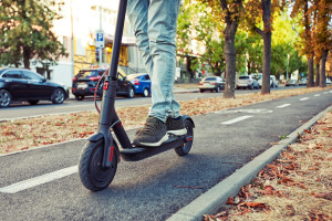 15-Year-Old Arrested After Crazy Maneuver. Scooter Speeds Unbelievable