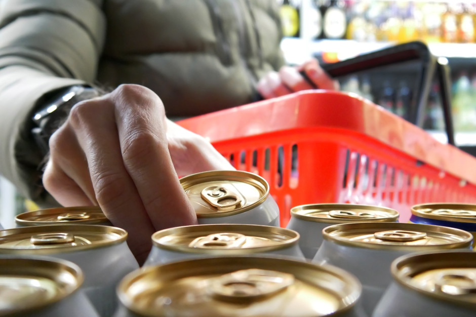 Najnowsze dane o piciu dzieci w Polsce ogłoszone. Mogą zszokować