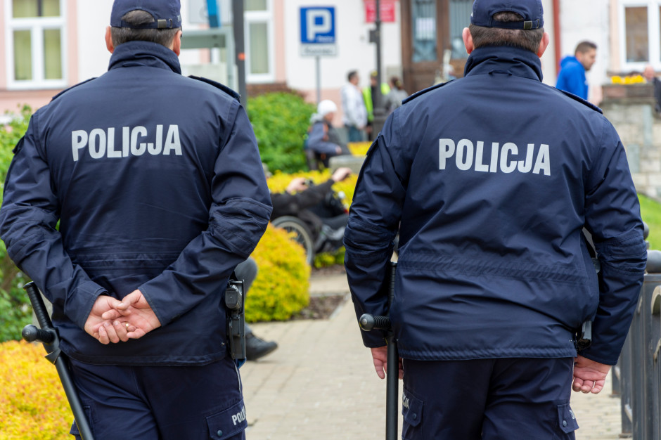 Muchobór Wielki: 18-latek po ataku na ratowników trafił do szpitala