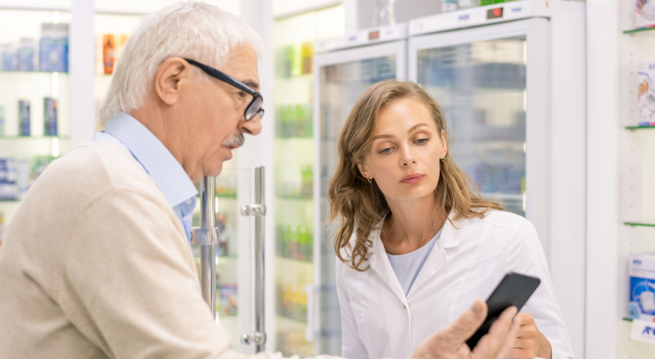 Polacy już kupują za dużo leków, często bez wskazań. Samorząd lekarski wskazuje, co może ten trend nasilić