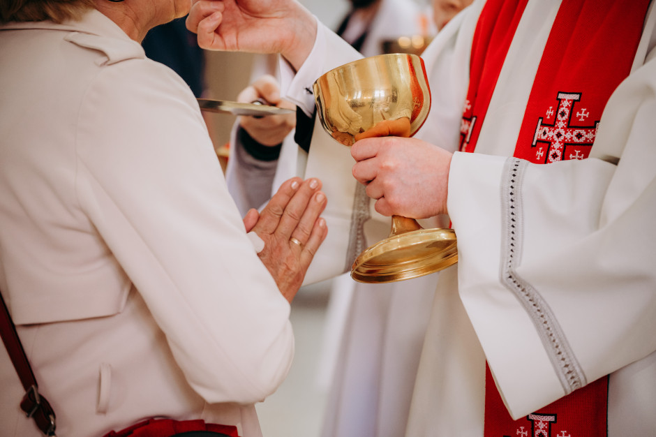 Nowa opłata, która będzie wspierać Kościół. Zwolnieni byliby ateiści