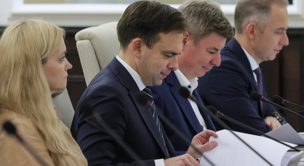Luka w NFZ: 14 mld zł w tym roku, 23 mld zł w przyszłym. Ministra zdrowia: wiadomo, że pieniędzy zabraknie