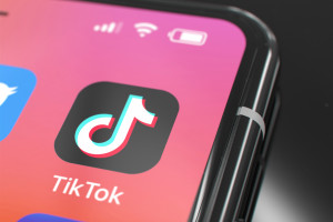 Udawali 15-latka na TikToku. 