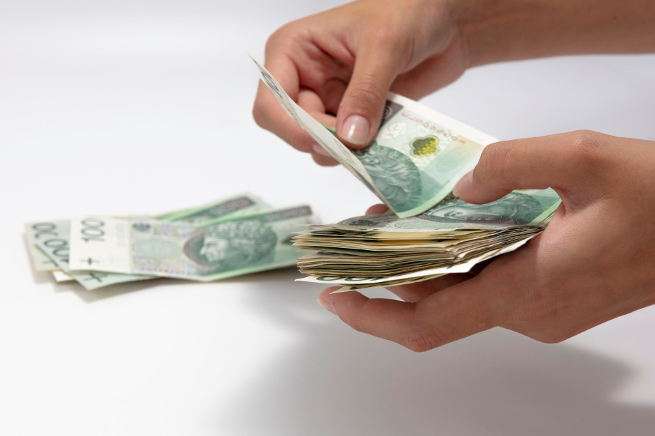 900 zł więcej do pensji w październiku dla dużej grupy pracowników