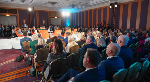 Miliardy w grze, ale koszty w ochronie zdrowia wciąż rosną. O finansowaniu i wynagrodzeniach na XXI Forum Rynku Zdrowia