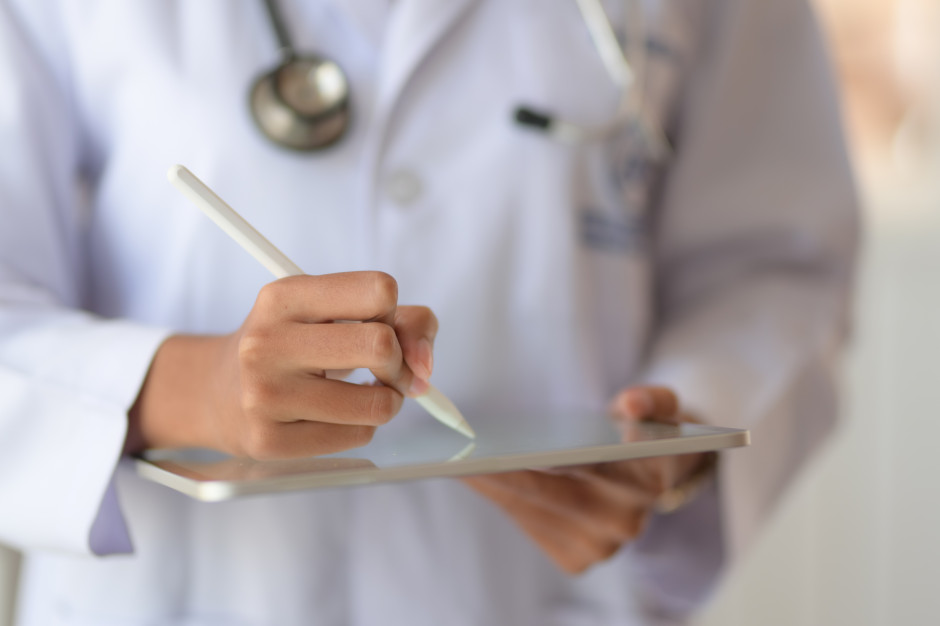 Umówionych milion wizyt, a e-rejestracja wciąż w fazie testów. najważniejsze etapy i daty