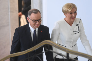 Były prezydent Andrzej Duda oraz była pierwsza dama Agata Kornhauser-Duda O 37 proc. więcej. Nieoczekiwana podwyżka składki na NFZ