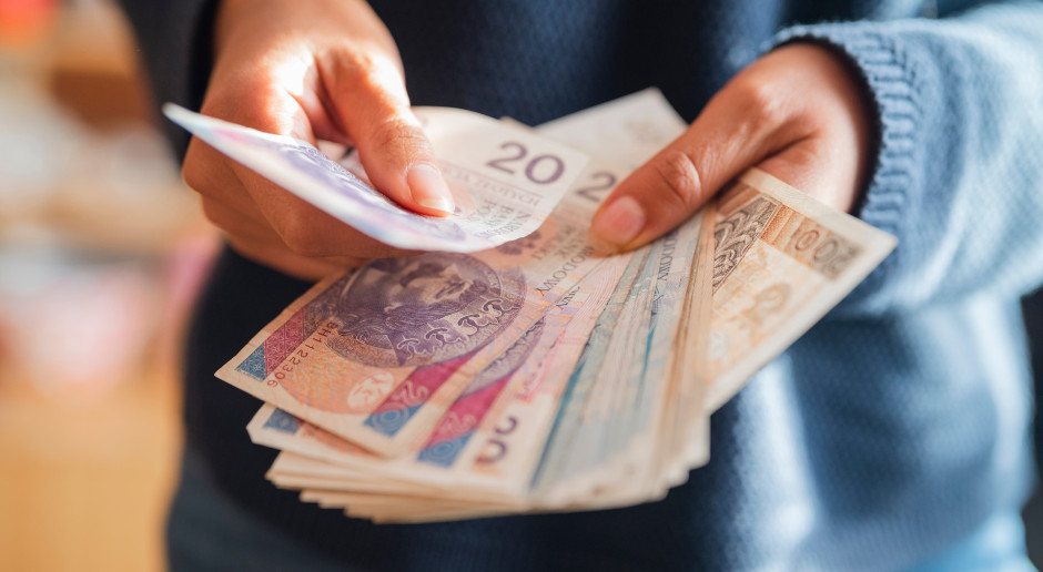 1300 zł miesięcznie dla wszystkich obywatela. Ministerstwo podało warunki