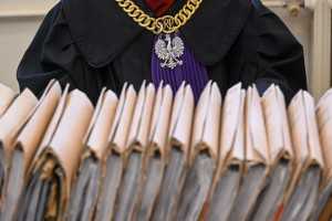 Restrukturyzacja szpitali pod ostrzałem. Kto ma rację w tym sporze? Analiza prawna