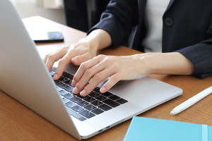 Wypełnianie wniosku 3 listopada koniec przyjmowania wniosków ws. pieniędzy na wyjątkowe świadczenie