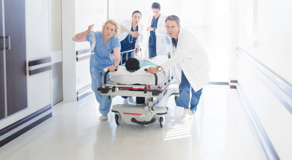 "Bal się skończył". Ekspert: system ochrony zdrowia, jaki znamy, przestaje istnieć