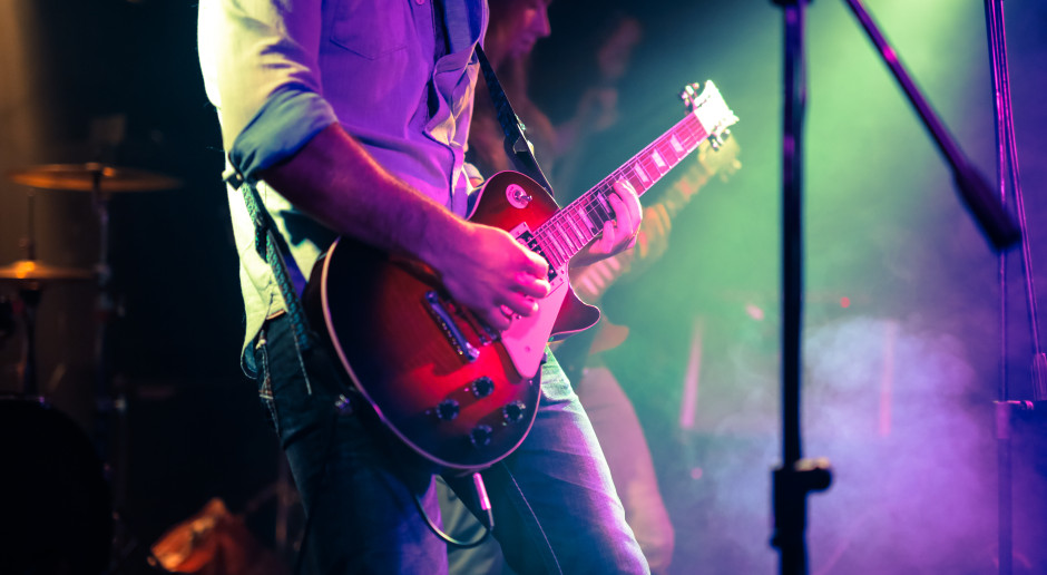 11 000 osób przebadanych. 39 proc. mniejsze ryzyko nieuleczalnej choroby dzięki słuchaniu muzyki