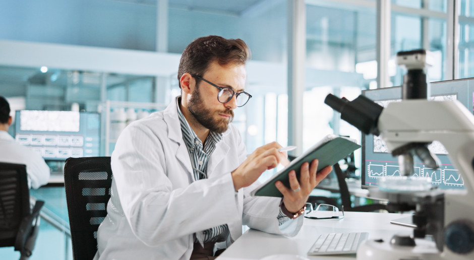 Jeden test wykrywa ponad 50 nowotworów na wczesnym etapie. Płynna biopsja przełomem