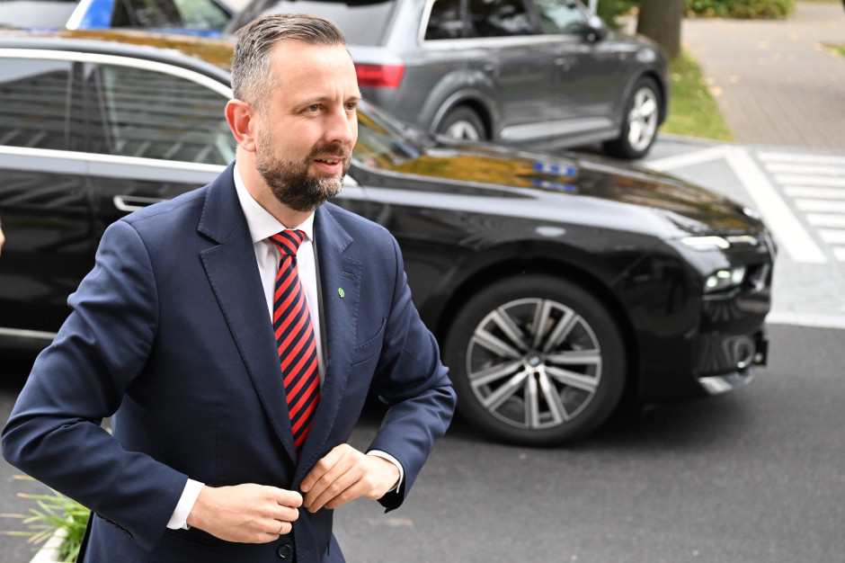Zmiana czasu w zimowy tej nocy. Wicepremier użył stanowczych słów