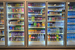 Napoje w sklepie Napoje energetyczne zakazane po raz drugi