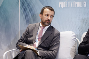 Dott. Michał Chrobot: con la terapia CAR-T siamo sistematicamente in