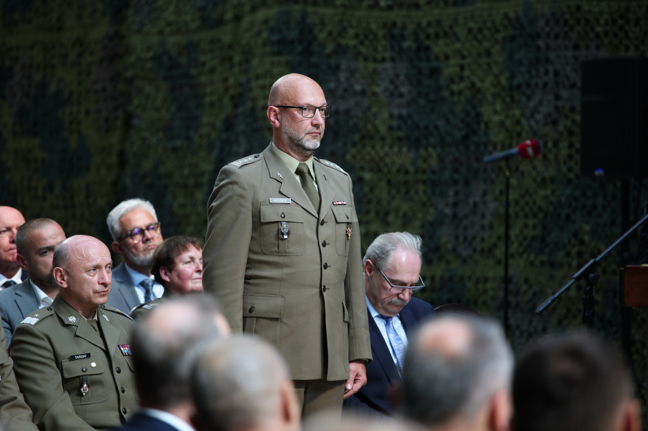 Rewolucja w wojskowej służbie zdrowia. MON apeluje do cywilów