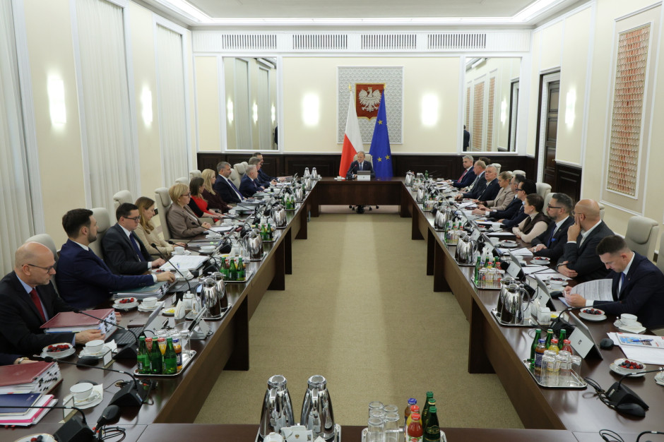 Nowe wsparcie dla seniorów zatwierdzone przez rząd. Padł termin i granica wieku