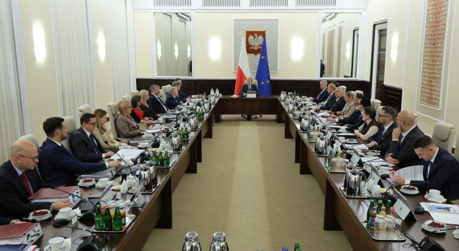 Nowe wsparcie dla seniorów zatwierdzone przez rząd. Padł termin i granica wieku