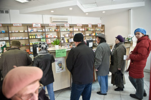 Polacy szturmują apteki. Myślą, że wzmacniają odporność – a niszczą nerki i wątrobę