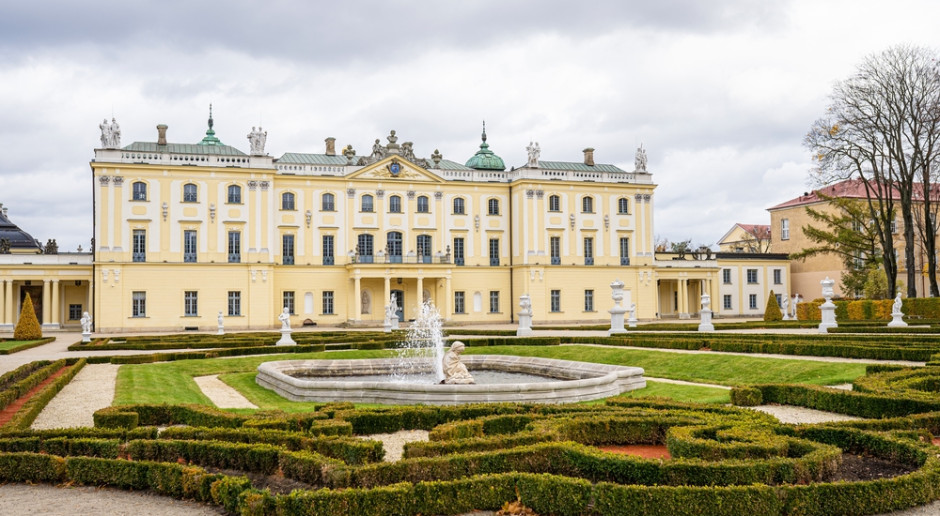 98 osób odebrało dyplomy Uniwersytetu Medycznego w Białymstoku. Wśród nich fizjoterapeuci i dietetycy