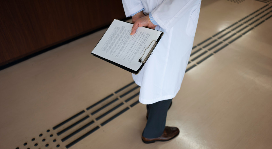 Ma 103 lata i nadal leczy. Najstarszy neurolog zdradza receptę na długie życie i ostry umysł