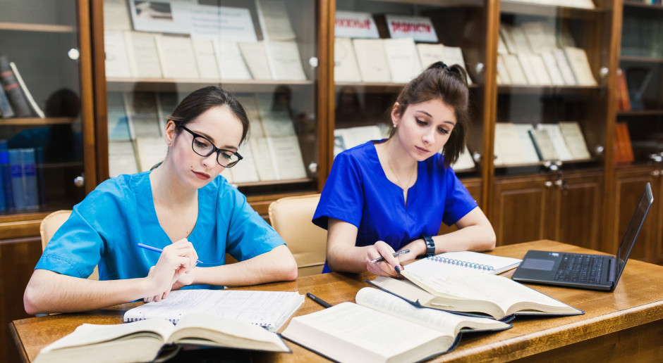 Nowe przepisy dla pielęgniarek w Polsce. Rząd wprowadza ułatwienia