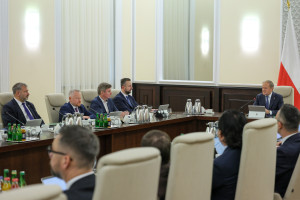 4 dni pracy w tygodniu. Kto skorzysta z rządowego programu? Rozpętała się burza