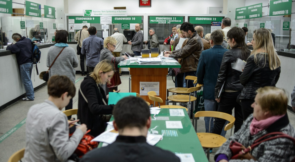 2 roczniki muszą stawić się jak najszybciej w urzędzie. 3,37 mln Polaków