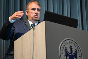  uczelnie są gotowe na likwidację lekarskich staży. Kosztują 1,5 mld zł rocznie