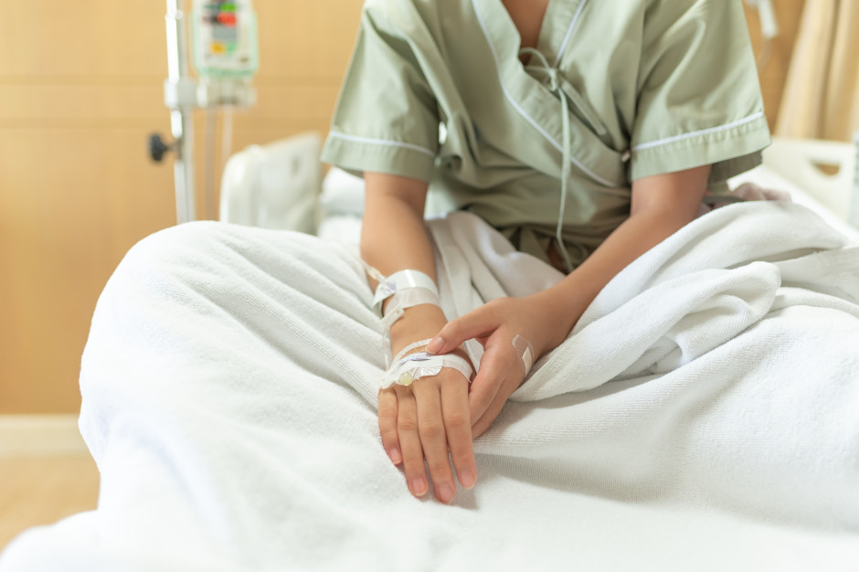 Wlewy z witaminy C, bio-elektroterapie. Sąd: są niezgodne z nauką, a nie "wspomagające"