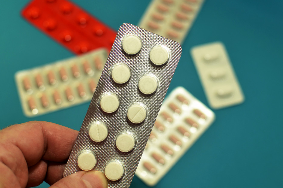 Zakazane połączenie - prowadzi do toksycznych uszkodzeń wątroby. Farmaceutka alarmuje