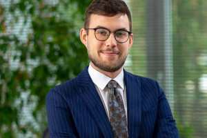 A caccia di appaltatori: perché il limite agli stipendi dei medici non è una riforma, ma un populismo? [RUBRICA]