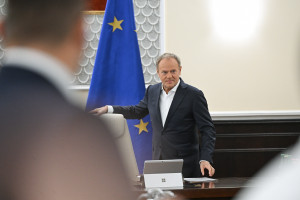 1300 zł miesięcznie dla każdego Polaka. Pomysł nie jest skomplikowany