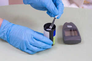 Ponad połowa pacjentów z cukrzycą ma też inne schorzenia. 70 proc. przez wysokie koszty leczenia nie przestrzega zaleceń